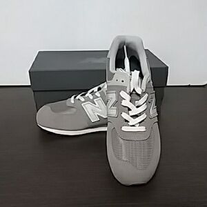 Brand New Kids New Balance 574 Sneakers in 5.5 Gray And White F57